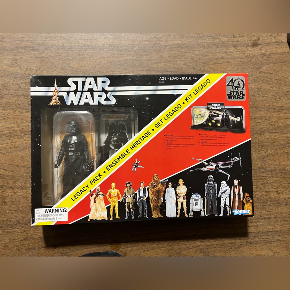 Star Wars Black Series 40th Anniversary Darth Vader Legacy Pack 6" Action Figure